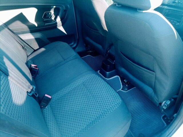 Серый Шкода Фабия, объемом двигателя 1.4 л и пробегом 358 тыс. км за 6100 $, фото 5 на Automoto.ua