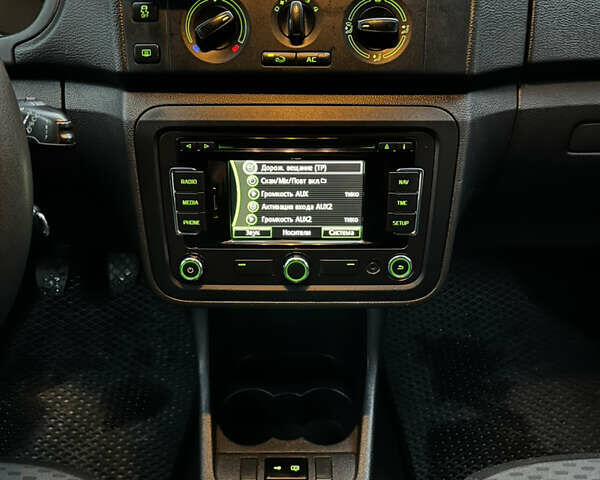 Сірий Шкода Фабія, об'ємом двигуна 1.2 л та пробігом 325 тис. км за 5600 $, фото 36 на Automoto.ua