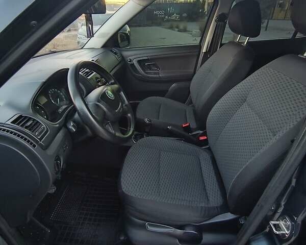 Сірий Шкода Фабія, об'ємом двигуна 1.39 л та пробігом 108 тис. км за 6800 $, фото 19 на Automoto.ua