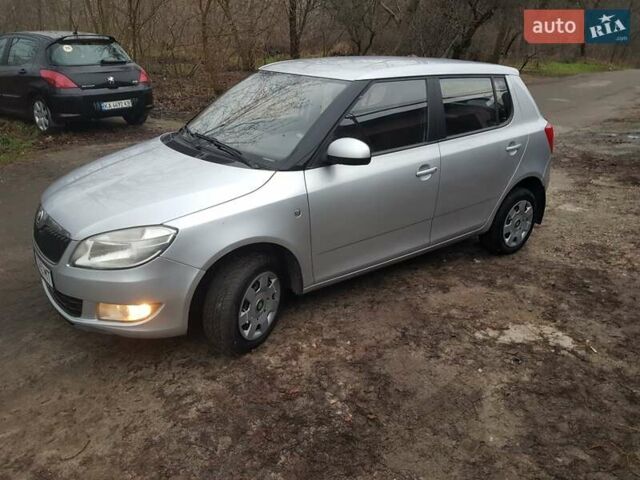 Серый Шкода Фабия, объемом двигателя 1.4 л и пробегом 154 тыс. км за 5350 $, фото 31 на Automoto.ua