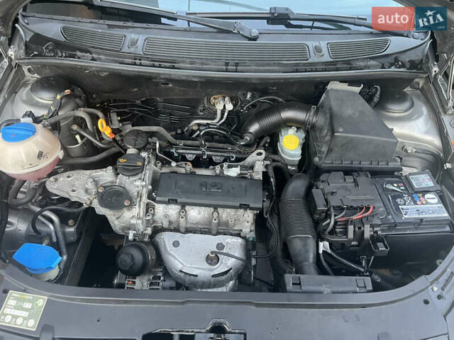Серый Шкода Фабия, объемом двигателя 0 л и пробегом 182 тыс. км за 5850 $, фото 8 на Automoto.ua