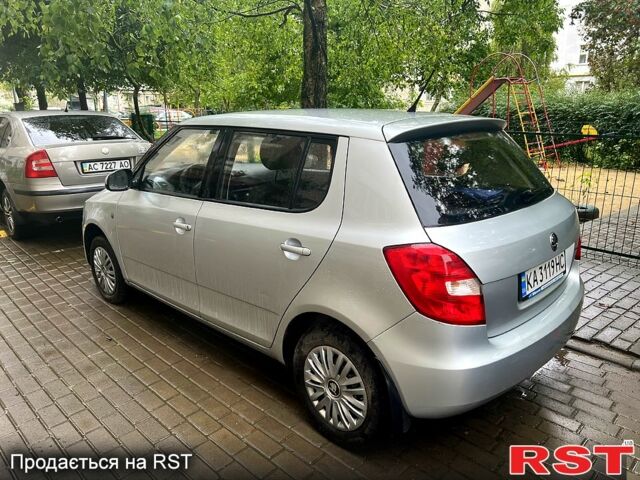 Сірий Шкода Фабія, об'ємом двигуна 1.4 л та пробігом 233 тис. км за 6800 $, фото 3 на Automoto.ua