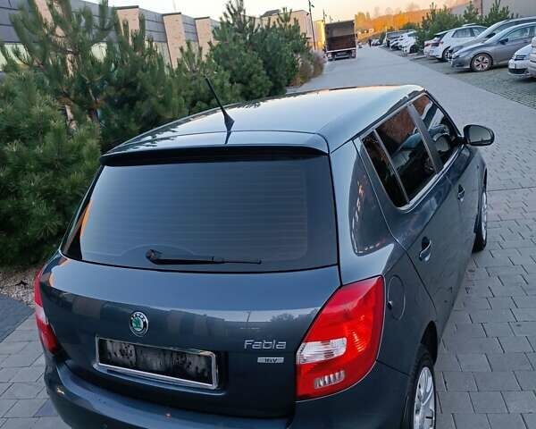 Сірий Шкода Фабія, об'ємом двигуна 1.39 л та пробігом 108 тис. км за 6800 $, фото 4 на Automoto.ua