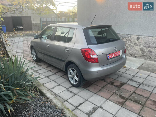 Серый Шкода Фабия, объемом двигателя 0 л и пробегом 182 тыс. км за 5850 $, фото 4 на Automoto.ua