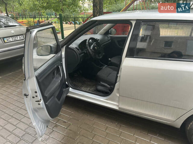 Серый Шкода Фабия, объемом двигателя 1.39 л и пробегом 233 тыс. км за 6800 $, фото 8 на Automoto.ua