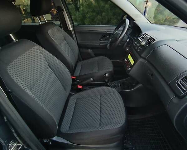 Сірий Шкода Фабія, об'ємом двигуна 1.39 л та пробігом 108 тис. км за 6800 $, фото 24 на Automoto.ua