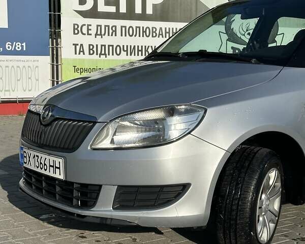 Серый Шкода Фабия, объемом двигателя 1.6 л и пробегом 159 тыс. км за 6250 $, фото 2 на Automoto.ua