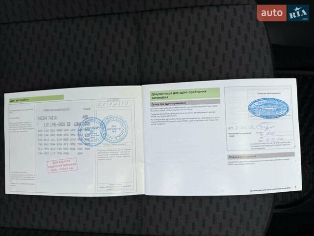 Серый Шкода Фабия, объемом двигателя 1.39 л и пробегом 60 тыс. км за 7700 $, фото 85 на Automoto.ua