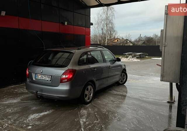 Серый Шкода Фабия, объемом двигателя 1.2 л и пробегом 325 тыс. км за 5300 $, фото 3 на Automoto.ua