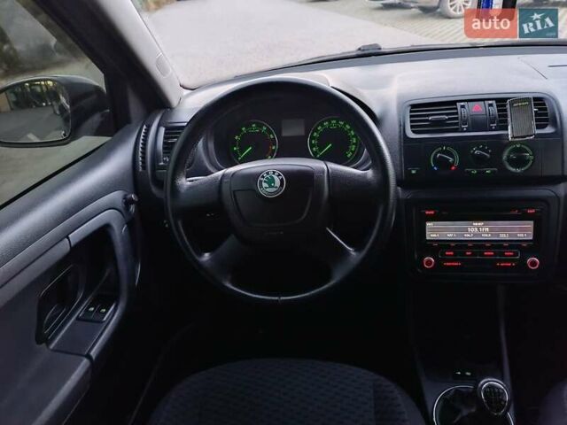 Сірий Шкода Фабія, об'ємом двигуна 1.39 л та пробігом 108 тис. км за 6800 $, фото 32 на Automoto.ua