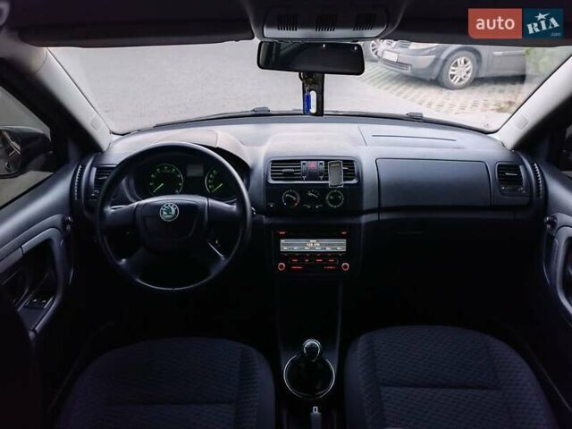 Сірий Шкода Фабія, об'ємом двигуна 1.39 л та пробігом 108 тис. км за 6800 $, фото 35 на Automoto.ua