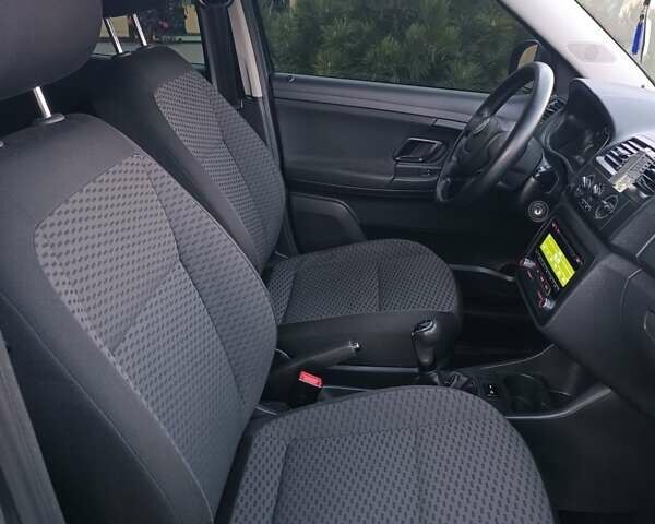 Сірий Шкода Фабія, об'ємом двигуна 1.39 л та пробігом 108 тис. км за 6800 $, фото 27 на Automoto.ua