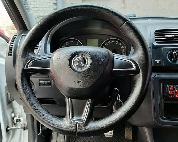 Сірий Шкода Фабія, об'ємом двигуна 1.4 л та пробігом 168 тис. км за 6900 $, фото 11 на Automoto.ua