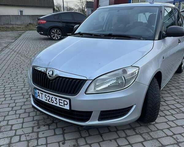 Сірий Шкода Фабія, об'ємом двигуна 1.39 л та пробігом 191 тис. км за 5500 $, фото 2 на Automoto.ua