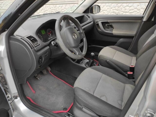 Сірий Шкода Фабія, об'ємом двигуна 1.6 л та пробігом 298 тис. км за 2000 $, фото 11 на Automoto.ua