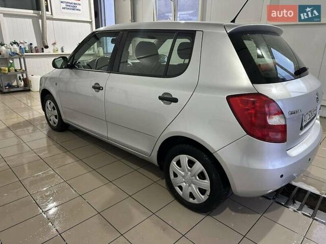 Сірий Шкода Фабія, об'ємом двигуна 1.39 л та пробігом 191 тис. км за 5500 $, фото 15 на Automoto.ua