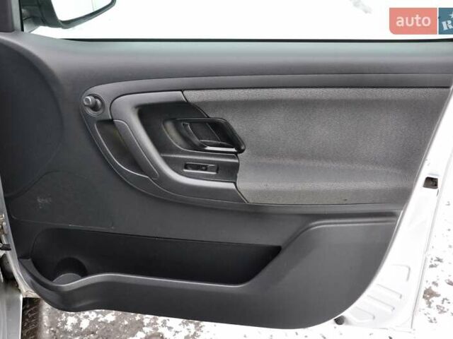 Серый Шкода Фабия, объемом двигателя 1.39 л и пробегом 258 тыс. км за 4999 $, фото 22 на Automoto.ua