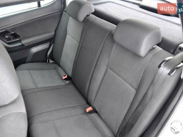 Серый Шкода Фабия, объемом двигателя 1.39 л и пробегом 258 тыс. км за 4999 $, фото 17 на Automoto.ua