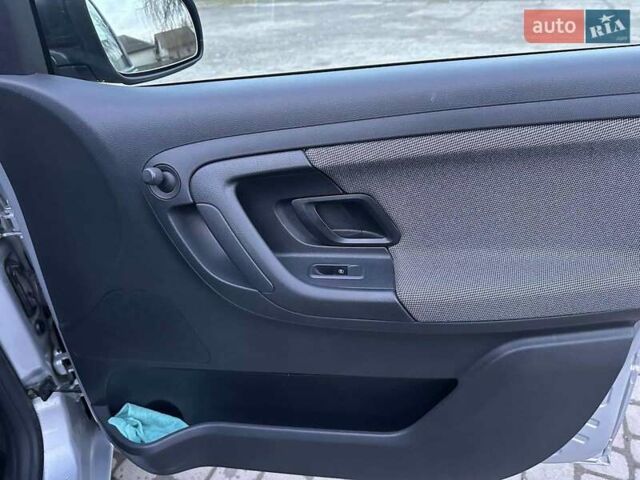 Сірий Шкода Фабія, об'ємом двигуна 1.39 л та пробігом 191 тис. км за 5500 $, фото 9 на Automoto.ua