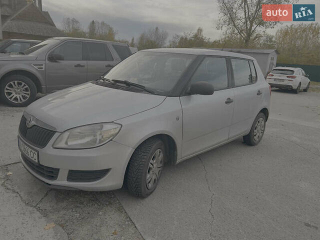 Шкода Фабія 2014 у Києві на Automoto.ua Сірий Шкода Фабія, об'ємом двигуна 1.6 л та пробігом 177 тис. км за 6500 $, фото 1 на Automoto.ua