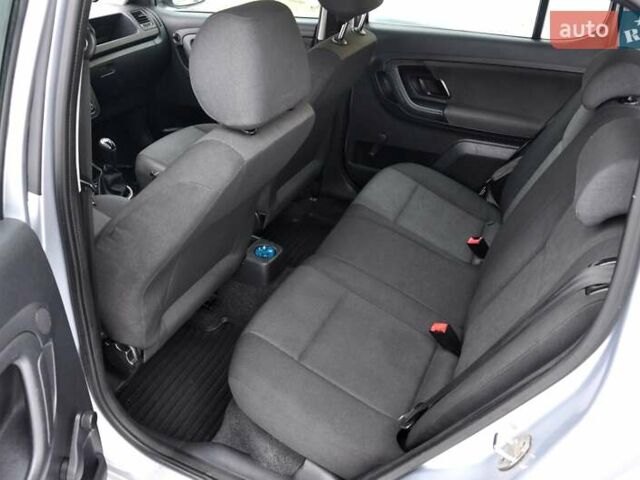 Серый Шкода Фабия, объемом двигателя 1.39 л и пробегом 258 тыс. км за 4999 $, фото 16 на Automoto.ua