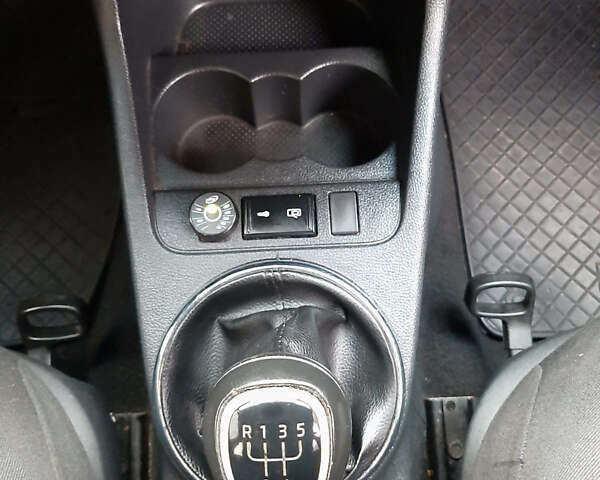 Сірий Шкода Фабія, об'ємом двигуна 1.4 л та пробігом 168 тис. км за 6900 $, фото 12 на Automoto.ua