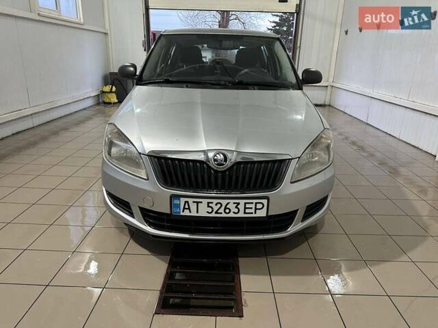 Сірий Шкода Фабія, об'ємом двигуна 1.39 л та пробігом 191 тис. км за 5500 $, фото 12 на Automoto.ua