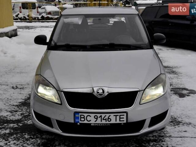 Серый Шкода Фабия, объемом двигателя 1.39 л и пробегом 258 тыс. км за 4999 $, фото 2 на Automoto.ua