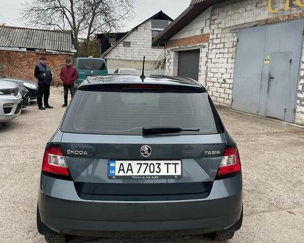 Шкода Фабия 2015 в Чернигове на Automoto.ua Серый Шкода Фабия, объемом двигателя 1 л и пробегом 191 тыс. км за 5650 $, фото 5 на Automoto.ua