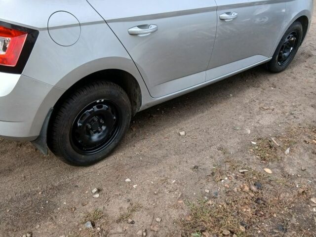 Серый Шкода Фабия, объемом двигателя 1 л и пробегом 138 тыс. км за 6750 $, фото 2 на Automoto.ua