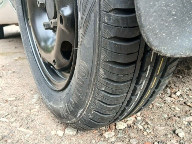 Серый Шкода Фабия, объемом двигателя 1 л и пробегом 138 тыс. км за 6750 $, фото 4 на Automoto.ua