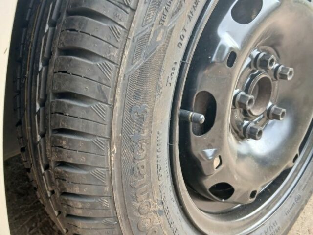 Серый Шкода Фабия, объемом двигателя 1 л и пробегом 138 тыс. км за 6750 $, фото 3 на Automoto.ua