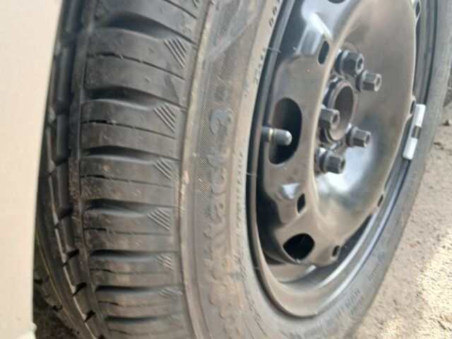 Серый Шкода Фабия, объемом двигателя 1 л и пробегом 138 тыс. км за 6750 $, фото 5 на Automoto.ua