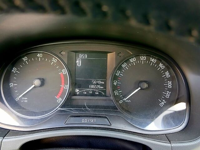 Серый Шкода Фабия, объемом двигателя 1 л и пробегом 138 тыс. км за 6700 $, фото 6 на Automoto.ua