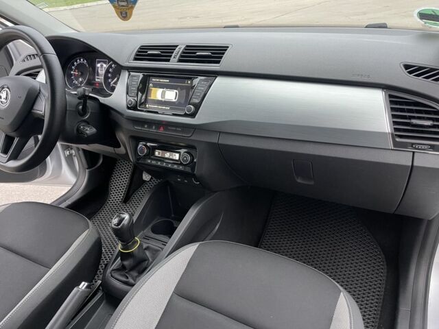 Серый Шкода Фабия, объемом двигателя 1.4 л и пробегом 167 тыс. км за 8300 $, фото 10 на Automoto.ua