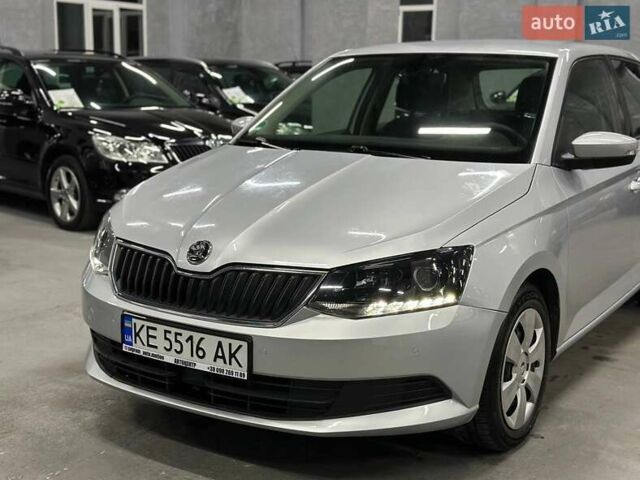 Серый Шкода Фабия, объемом двигателя 1.42 л и пробегом 167 тыс. км за 7999 $, фото 2 на Automoto.ua