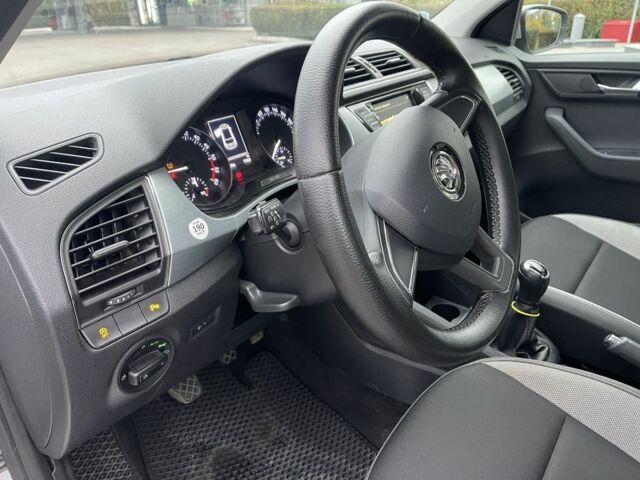 Серый Шкода Фабия, объемом двигателя 1.4 л и пробегом 167 тыс. км за 8300 $, фото 8 на Automoto.ua