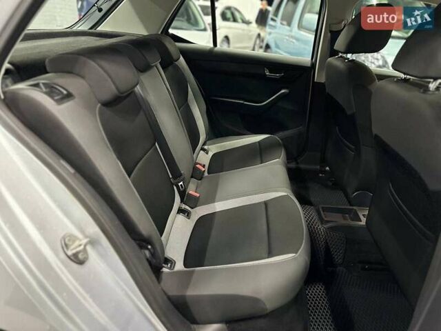 Серый Шкода Фабия, объемом двигателя 1.42 л и пробегом 167 тыс. км за 7999 $, фото 16 на Automoto.ua