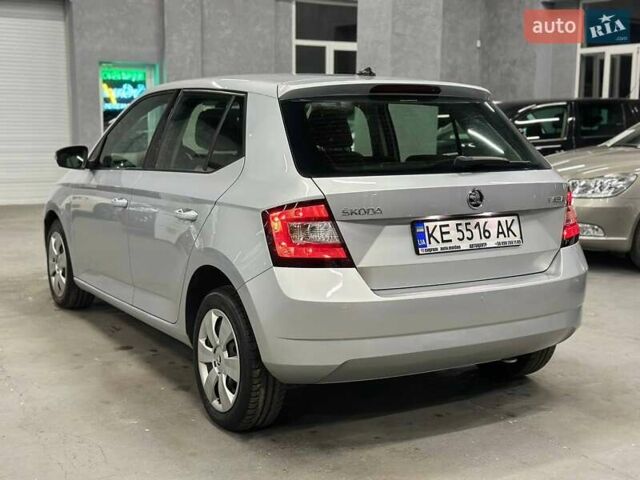 Серый Шкода Фабия, объемом двигателя 1.42 л и пробегом 167 тыс. км за 7999 $, фото 4 на Automoto.ua