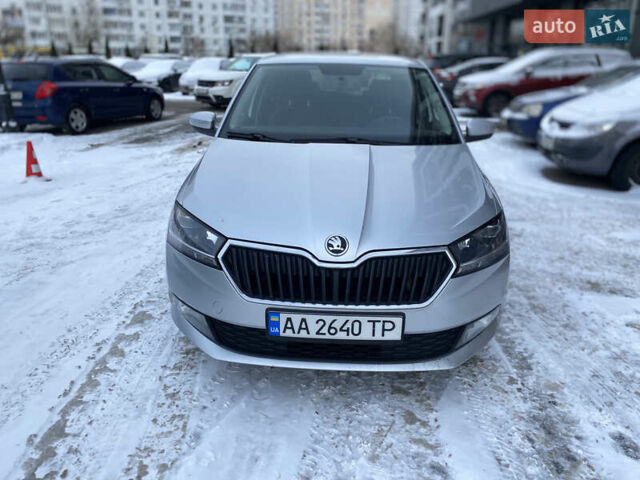 Сірий Шкода Фабія, об'ємом двигуна 1 л та пробігом 217 тис. км за 8000 $, фото 2 на Automoto.ua