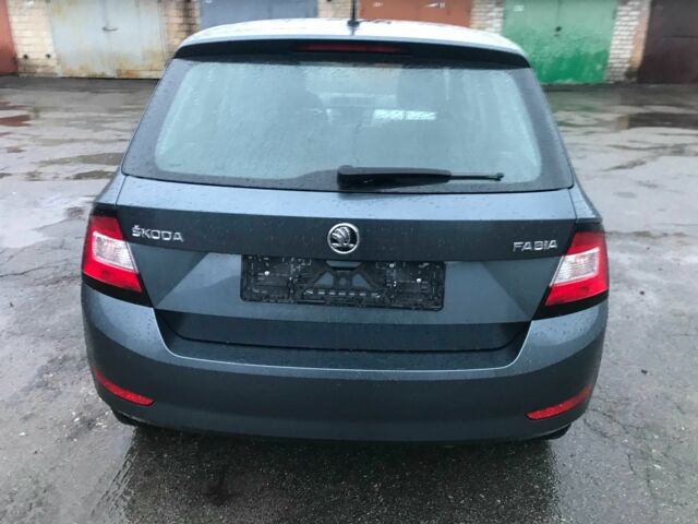 Серый Шкода Фабия, объемом двигателя 1 л и пробегом 167 тыс. км за 10500 $, фото 5 на Automoto.ua