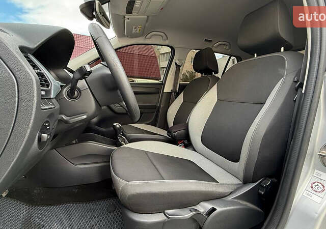 Шкода Фабия 2018 в Бердичеве на Automoto.ua Серый Шкода Фабия, объемом двигателя 1.4 л и пробегом 210 тыс. км за 8500 $, фото 19 на Automoto.ua
