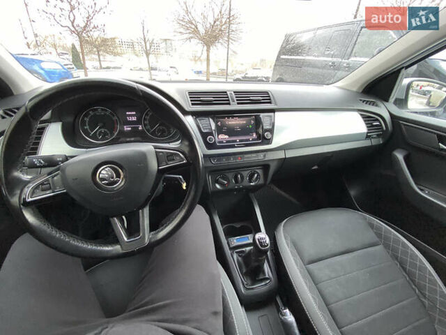 Сірий Шкода Фабія, об'ємом двигуна 1 л та пробігом 217 тис. км за 8000 $, фото 17 на Automoto.ua