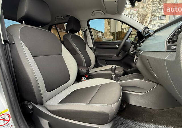Шкода Фабия 2018 в Бердичеве на Automoto.ua Серый Шкода Фабия, объемом двигателя 1.4 л и пробегом 210 тыс. км за 8500 $, фото 23 на Automoto.ua