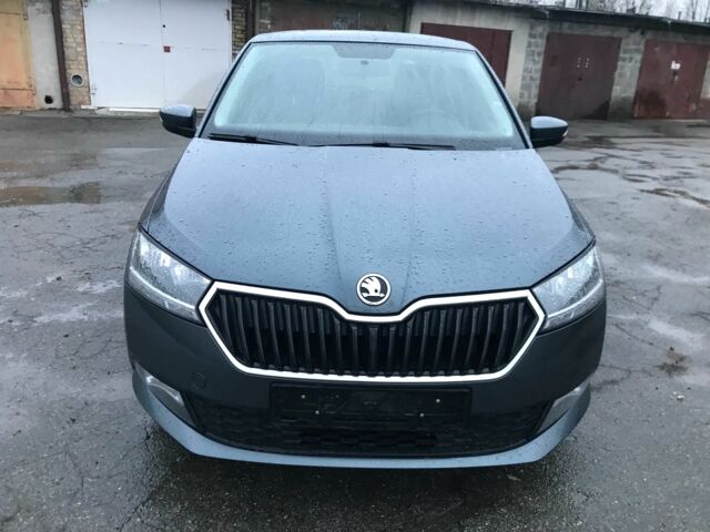 Серый Шкода Фабия, объемом двигателя 1 л и пробегом 167 тыс. км за 10500 $, фото 1 на Automoto.ua