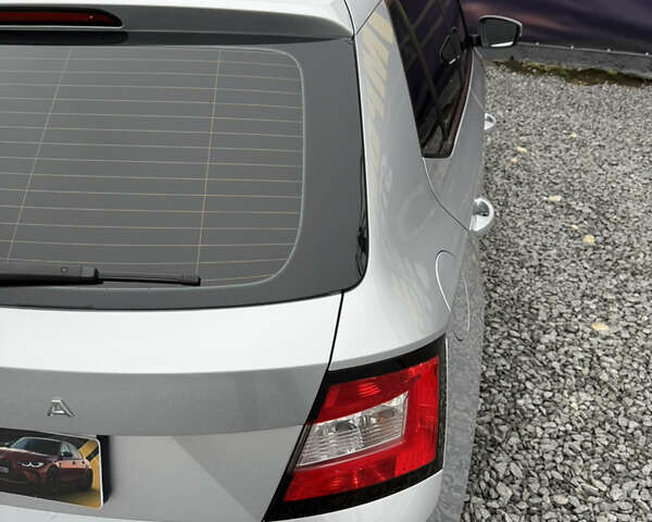 Серый Шкода Фабия, объемом двигателя 1 л и пробегом 112 тыс. км за 11999 $, фото 4 на Automoto.ua