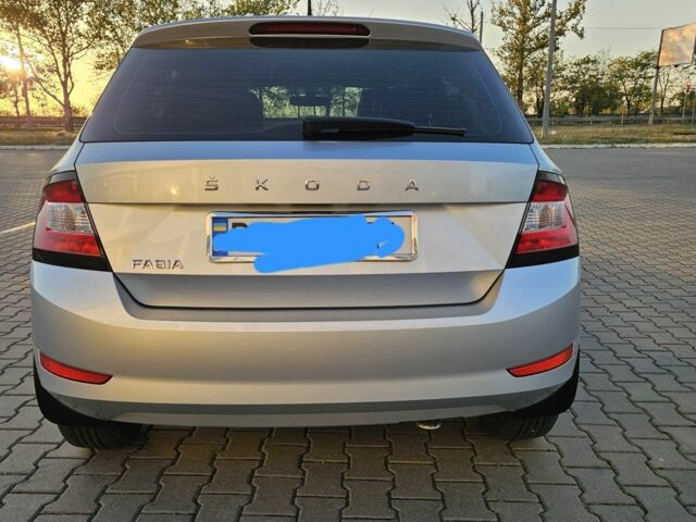 Серый Шкода Фабия, объемом двигателя 1 л и пробегом 62 тыс. км за 13850 $, фото 5 на Automoto.ua