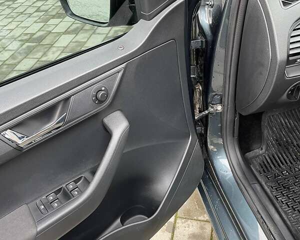 Серый Шкода Фабия, объемом двигателя 1.6 л и пробегом 29 тыс. км за 14500 $, фото 26 на Automoto.ua