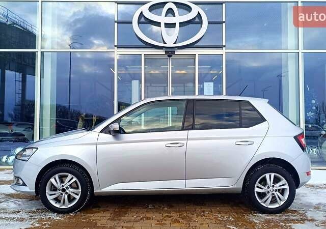 Серый Шкода Фабия, объемом двигателя 1 л и пробегом 54 тыс. км за 13934 $, фото 2 на Automoto.ua