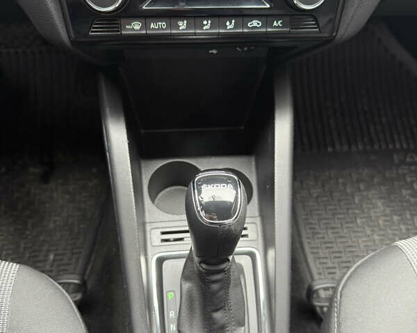 Серый Шкода Фабия, объемом двигателя 1 л и пробегом 112 тыс. км за 11999 $, фото 14 на Automoto.ua